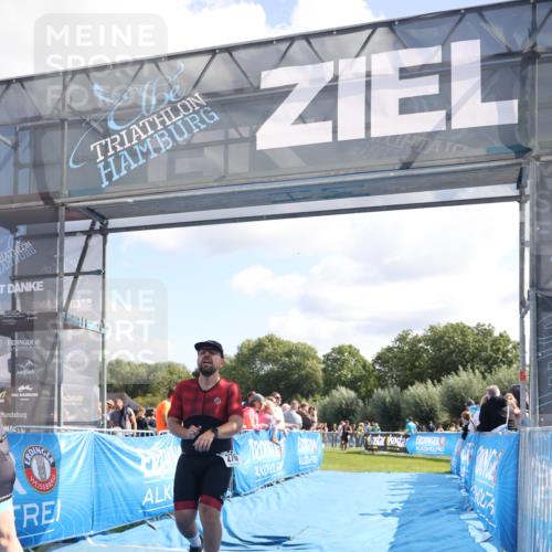 25.08.2024 - Elbe Triathlon Hamburg H.Heesch http://msf.ph/oto/6873582 25.08.2024 11:38:10 Ziel 135, 276, 756 meine-sportfotos.de