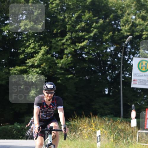 25.08.2024 - Elbe Triathlon Hamburg Fuchs,  Jonas http://msf.ph/oto/6873583 25.08.2024 11:22:30 Radfahren 1640, 1601, 1667 meine-sportfotos.de