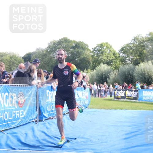 25.08.2024 - Elbe Triathlon Hamburg H.Heesch http://msf.ph/oto/6873586 25.08.2024 11:11:10 Ziel 443, 659 meine-sportfotos.de