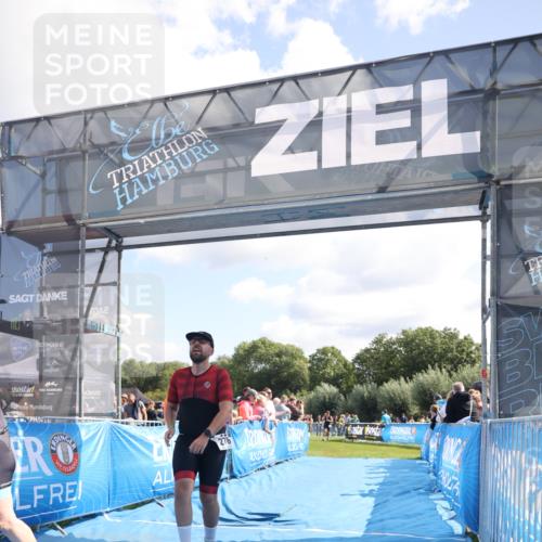 25.08.2024 - Elbe Triathlon Hamburg H.Heesch http://msf.ph/oto/6873589 25.08.2024 11:38:10 Ziel 135, 276, 756 meine-sportfotos.de