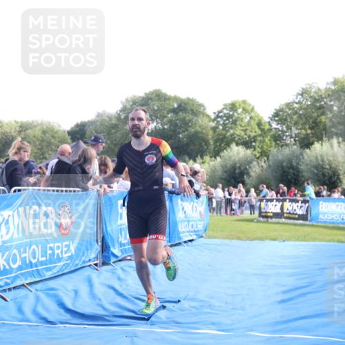 25.08.2024 - Elbe Triathlon Hamburg H.Heesch http://msf.ph/oto/6873590 25.08.2024 11:11:10 Ziel 443, 659 meine-sportfotos.de
