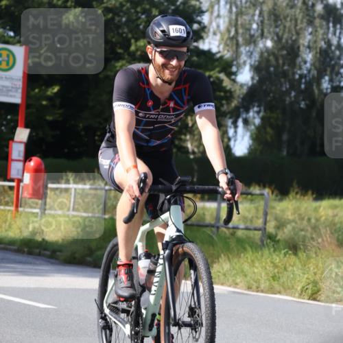 25.08.2024 - Elbe Triathlon Hamburg Fuchs,  Jonas http://msf.ph/oto/6873598 25.08.2024 11:22:31 Radfahren 1640, 1601, 1667, 1696 meine-sportfotos.de
