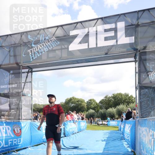 25.08.2024 - Elbe Triathlon Hamburg H.Heesch http://msf.ph/oto/6873599 25.08.2024 11:38:10 Ziel 135, 276, 756 meine-sportfotos.de