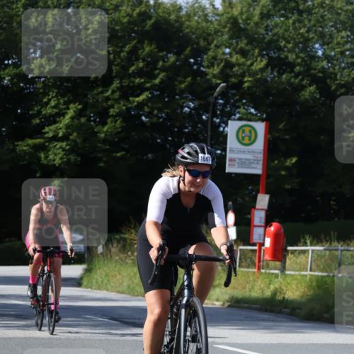 25.08.2024 - Elbe Triathlon Hamburg Fuchs,  Jonas http://msf.ph/oto/6873602 25.08.2024 11:22:35 Radfahren 1601, 1667, 1696, 1679, 1612 meine-sportfotos.de