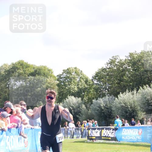 25.08.2024 - Elbe Triathlon Hamburg H.Heesch http://msf.ph/oto/6873603 25.08.2024 11:38:17 Ziel 276, 756 meine-sportfotos.de