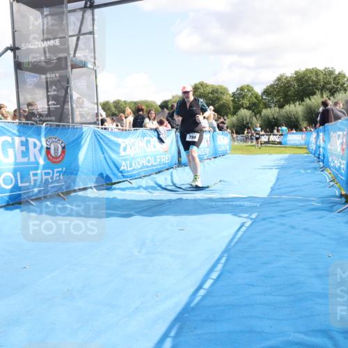25.08.2024 - Elbe Triathlon Hamburg H.Heesch http://msf.ph/oto/6873613 25.08.2024 12:00:11 Ziel 789, 1573 meine-sportfotos.de