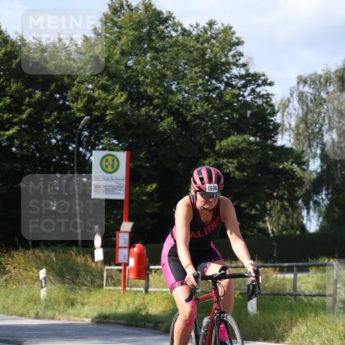 25.08.2024 - Elbe Triathlon Hamburg Fuchs,  Jonas http://msf.ph/oto/6873614 25.08.2024 11:22:36 Radfahren 1601, 1667, 1696, 1679, 1612 meine-sportfotos.de