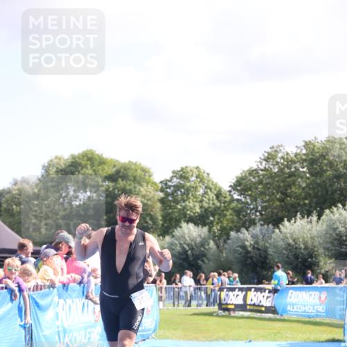 25.08.2024 - Elbe Triathlon Hamburg H.Heesch http://msf.ph/oto/6873621 25.08.2024 11:38:17 Ziel 276, 756 meine-sportfotos.de
