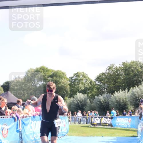 25.08.2024 - Elbe Triathlon Hamburg H.Heesch http://msf.ph/oto/6873631 25.08.2024 11:38:17 Ziel 276, 756 meine-sportfotos.de