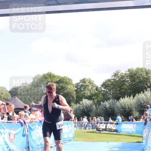 25.08.2024 - Elbe Triathlon Hamburg H.Heesch http://msf.ph/oto/6873638 25.08.2024 11:38:17 Ziel 276, 756 meine-sportfotos.de
