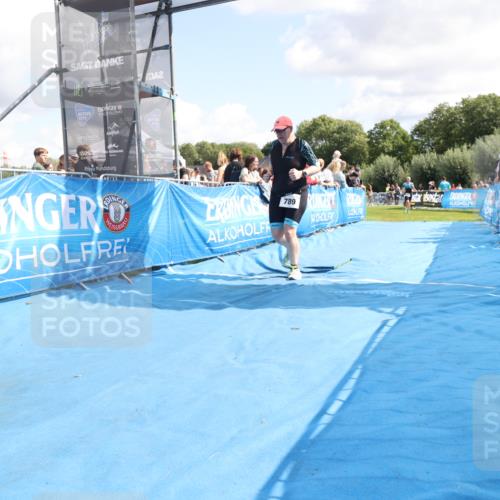 25.08.2024 - Elbe Triathlon Hamburg H.Heesch http://msf.ph/oto/6873639 25.08.2024 12:00:11 Ziel 789, 1573 meine-sportfotos.de