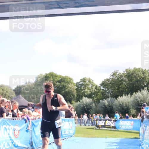 25.08.2024 - Elbe Triathlon Hamburg H.Heesch http://msf.ph/oto/6873644 25.08.2024 11:38:17 Ziel 276, 756 meine-sportfotos.de