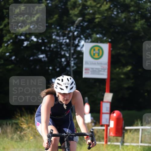 25.08.2024 - Elbe Triathlon Hamburg Fuchs,  Jonas http://msf.ph/oto/6873645 25.08.2024 11:22:40 Radfahren 1667, 1696, 1679, 1612 meine-sportfotos.de