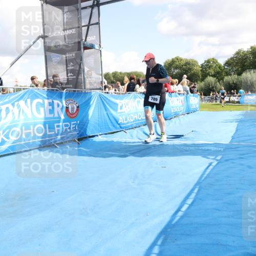 25.08.2024 - Elbe Triathlon Hamburg H.Heesch http://msf.ph/oto/6873649 25.08.2024 12:00:11 Ziel 789, 1573 meine-sportfotos.de