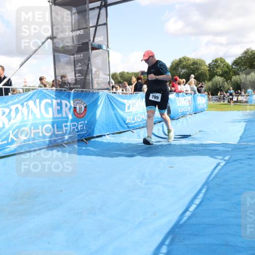 25.08.2024 - Elbe Triathlon Hamburg H.Heesch http://msf.ph/oto/6873659 25.08.2024 12:00:11 Ziel 789, 1573 meine-sportfotos.de