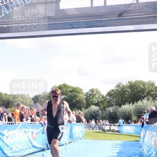 25.08.2024 - Elbe Triathlon Hamburg H.Heesch http://msf.ph/oto/6873661 25.08.2024 11:38:18 Ziel 224, 562, 756 meine-sportfotos.de