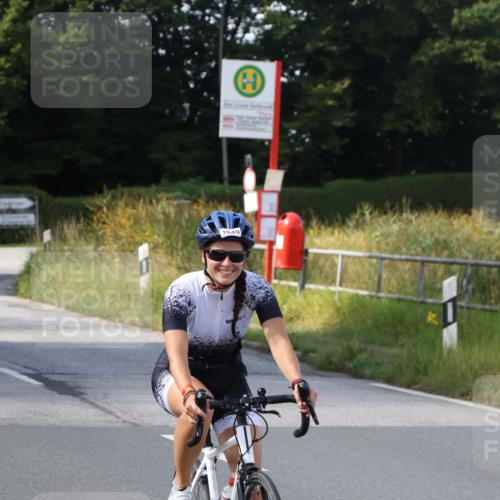 25.08.2024 - Elbe Triathlon Hamburg Fuchs,  Jonas http://msf.ph/oto/6873662 25.08.2024 11:22:51 Radfahren 1649, 1531, 1624 meine-sportfotos.de