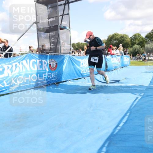 25.08.2024 - Elbe Triathlon Hamburg H.Heesch http://msf.ph/oto/6873667 25.08.2024 12:00:11 Ziel 789, 1573 meine-sportfotos.de