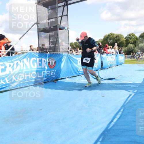 25.08.2024 - Elbe Triathlon Hamburg H.Heesch http://msf.ph/oto/6873675 25.08.2024 12:00:12 Ziel 789, 1573 meine-sportfotos.de