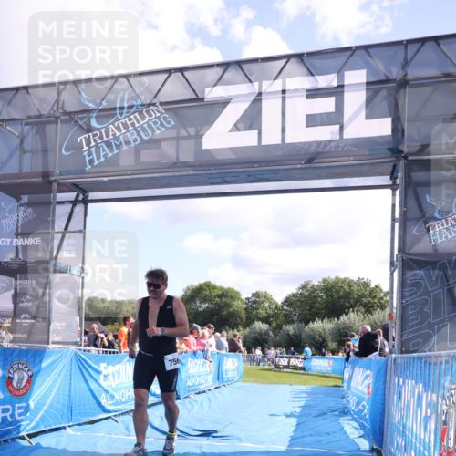 25.08.2024 - Elbe Triathlon Hamburg H.Heesch http://msf.ph/oto/6873694 25.08.2024 11:38:18 Ziel 224, 562, 756 meine-sportfotos.de