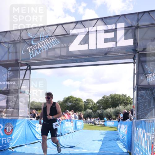 25.08.2024 - Elbe Triathlon Hamburg H.Heesch http://msf.ph/oto/6873706 25.08.2024 11:38:18 Ziel 224, 562, 756 meine-sportfotos.de
