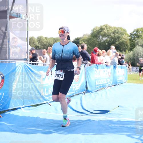 25.08.2024 - Elbe Triathlon Hamburg H.Heesch http://msf.ph/oto/6873717 25.08.2024 12:00:18 Ziel 789, 1573 meine-sportfotos.de