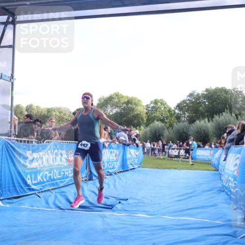 25.08.2024 - Elbe Triathlon Hamburg H.Heesch http://msf.ph/oto/6873719 25.08.2024 11:11:14 Ziel 421, 443, 659 meine-sportfotos.de