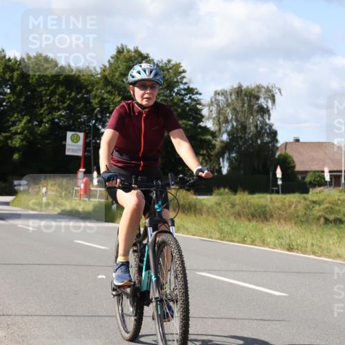 25.08.2024 - Elbe Triathlon Hamburg Fuchs,  Jonas http://msf.ph/oto/6873725 25.08.2024 11:23:22 Radfahren 1540, 1691 meine-sportfotos.de