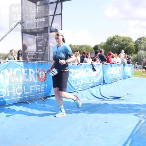 25.08.2024 - Elbe Triathlon Hamburg H.Heesch http://msf.ph/oto/6873742 25.08.2024 12:00:18 Ziel 789, 1573 meine-sportfotos.de