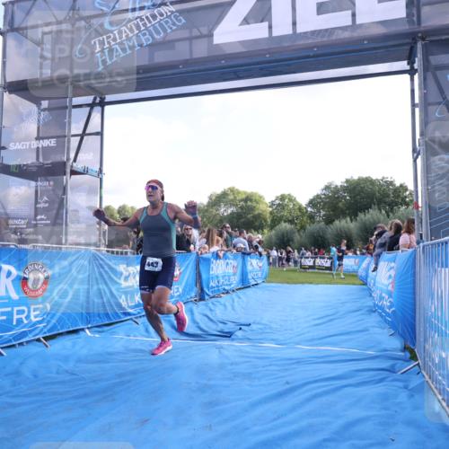 25.08.2024 - Elbe Triathlon Hamburg H.Heesch http://msf.ph/oto/6873744 25.08.2024 11:11:14 Ziel 421, 443, 659 meine-sportfotos.de