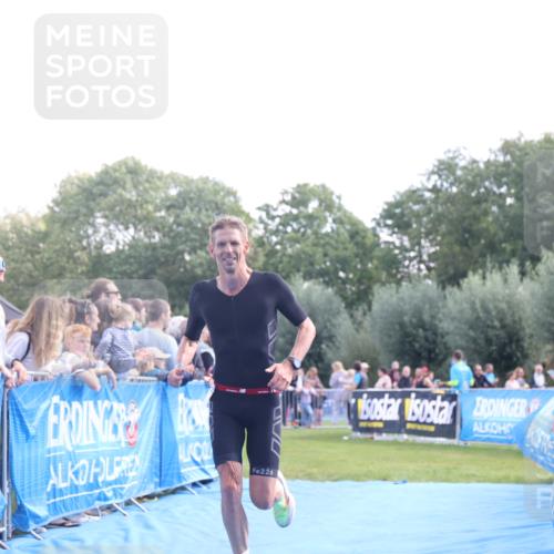 25.08.2024 - Elbe Triathlon Hamburg H.Heesch http://msf.ph/oto/6873760 25.08.2024 11:11:21 Ziel 421, 443 meine-sportfotos.de