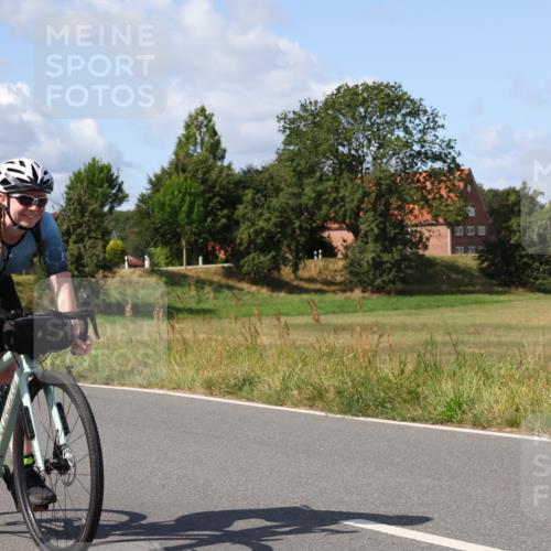 25.08.2024 - Elbe Triathlon Hamburg Fuchs,  Jonas http://msf.ph/oto/6873761 25.08.2024 11:23:33 Radfahren 1691, 1614 meine-sportfotos.de
