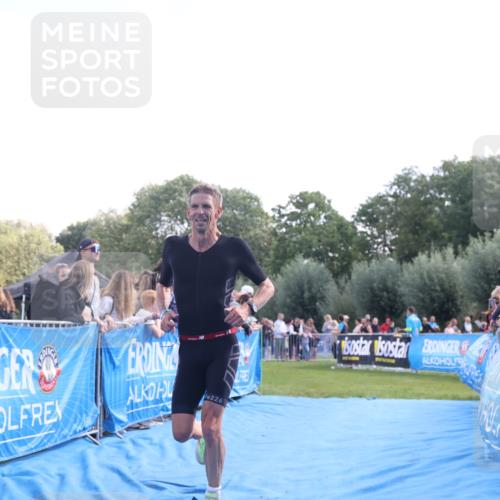 25.08.2024 - Elbe Triathlon Hamburg H.Heesch http://msf.ph/oto/6873786 25.08.2024 11:11:21 Ziel 421, 443 meine-sportfotos.de