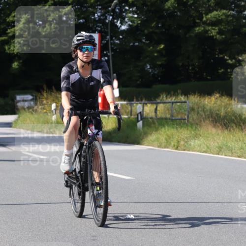 25.08.2024 - Elbe Triathlon Hamburg Fuchs,  Jonas http://msf.ph/oto/6873790 25.08.2024 11:24:00 Radfahren 1709, 1635, 1494 meine-sportfotos.de