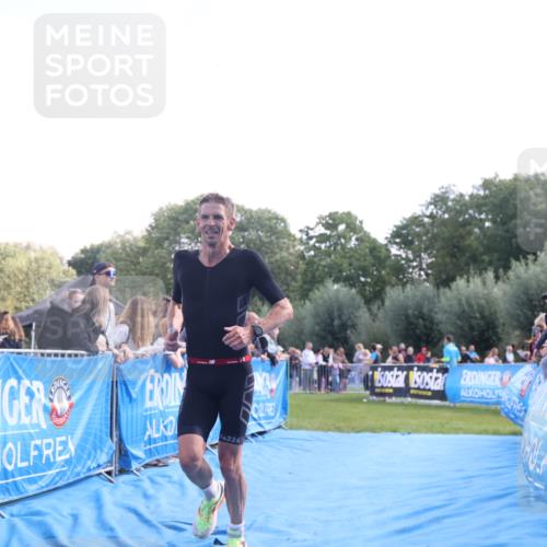 25.08.2024 - Elbe Triathlon Hamburg H.Heesch http://msf.ph/oto/6873792 25.08.2024 11:11:21 Ziel 421, 443 meine-sportfotos.de