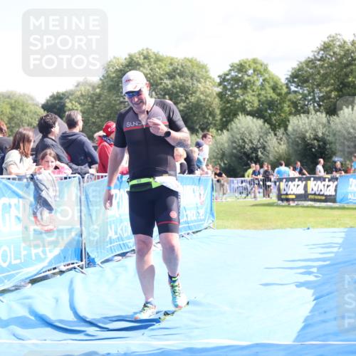 25.08.2024 - Elbe Triathlon Hamburg H.Heesch http://msf.ph/oto/6873793 25.08.2024 12:00:35 Ziel 1450 meine-sportfotos.de