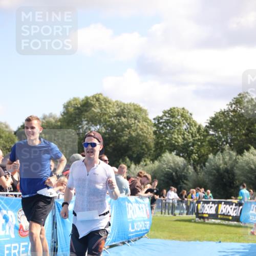 25.08.2024 - Elbe Triathlon Hamburg H.Heesch http://msf.ph/oto/6873795 25.08.2024 11:38:26 Ziel 224, 562, 650 meine-sportfotos.de