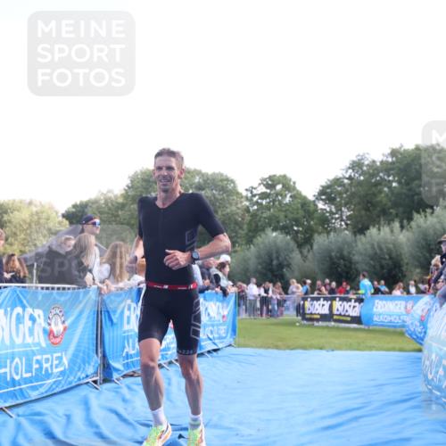 25.08.2024 - Elbe Triathlon Hamburg H.Heesch http://msf.ph/oto/6873797 25.08.2024 11:11:21 Ziel 421, 443 meine-sportfotos.de