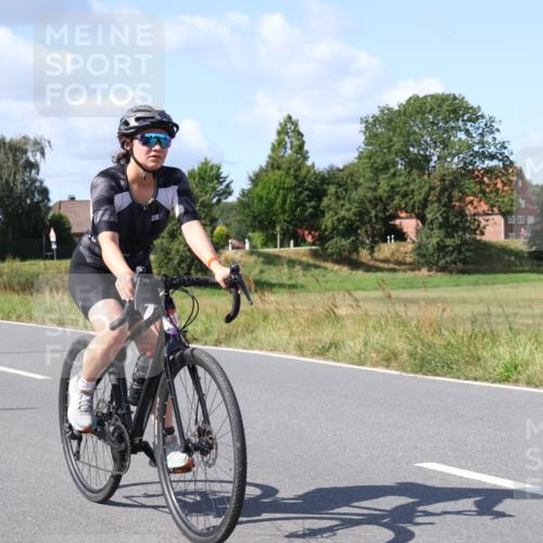 25.08.2024 - Elbe Triathlon Hamburg Fuchs,  Jonas http://msf.ph/oto/6873799 25.08.2024 11:24:00 Radfahren 1709, 1635, 1494 meine-sportfotos.de