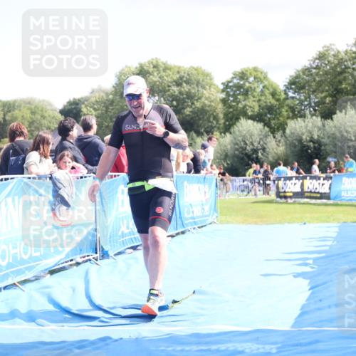 25.08.2024 - Elbe Triathlon Hamburg H.Heesch http://msf.ph/oto/6873804 25.08.2024 12:00:35 Ziel 1450 meine-sportfotos.de
