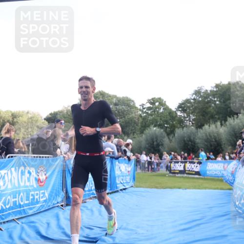 25.08.2024 - Elbe Triathlon Hamburg H.Heesch http://msf.ph/oto/6873806 25.08.2024 11:11:21 Ziel 421, 443 meine-sportfotos.de