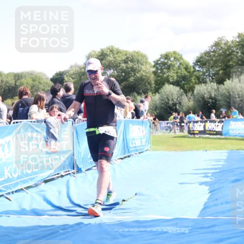 25.08.2024 - Elbe Triathlon Hamburg H.Heesch http://msf.ph/oto/6873812 25.08.2024 12:00:35 Ziel 1450 meine-sportfotos.de