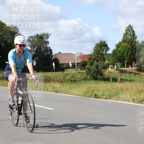 25.08.2024 - Elbe Triathlon Hamburg Fuchs,  Jonas http://msf.ph/oto/6873813 25.08.2024 11:24:02 Radfahren 1709, 1635, 1494 meine-sportfotos.de