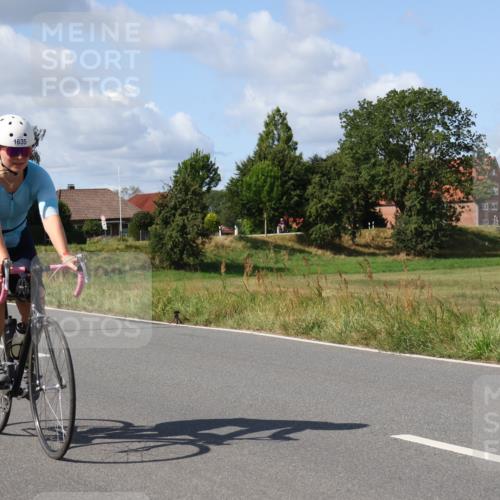 25.08.2024 - Elbe Triathlon Hamburg Fuchs,  Jonas http://msf.ph/oto/6873817 25.08.2024 11:24:02 Radfahren 1709, 1635, 1494 meine-sportfotos.de