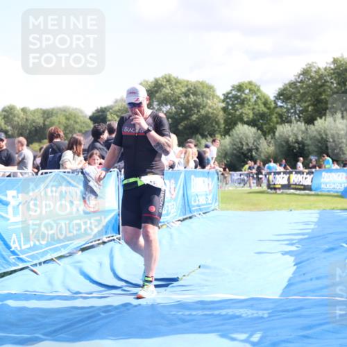 25.08.2024 - Elbe Triathlon Hamburg H.Heesch http://msf.ph/oto/6873823 25.08.2024 12:00:35 Ziel 1450 meine-sportfotos.de