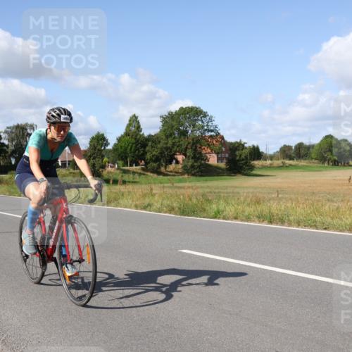 25.08.2024 - Elbe Triathlon Hamburg Fuchs,  Jonas http://msf.ph/oto/6873832 25.08.2024 11:24:06 Radfahren 1709, 1635, 1494 meine-sportfotos.de