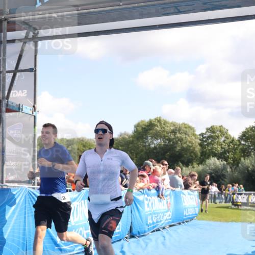 25.08.2024 - Elbe Triathlon Hamburg H.Heesch http://msf.ph/oto/6873838 25.08.2024 11:38:26 Ziel 224, 562, 650 meine-sportfotos.de