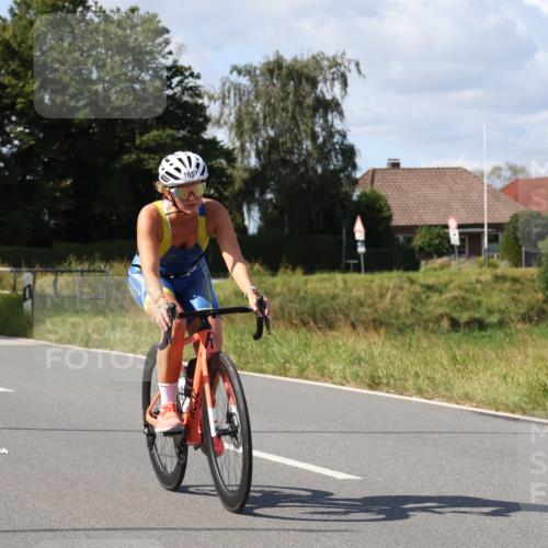 25.08.2024 - Elbe Triathlon Hamburg Fuchs,  Jonas http://msf.ph/oto/6873844 25.08.2024 11:24:22 Radfahren 1657, 1621, 1660, 1511, 1659 meine-sportfotos.de