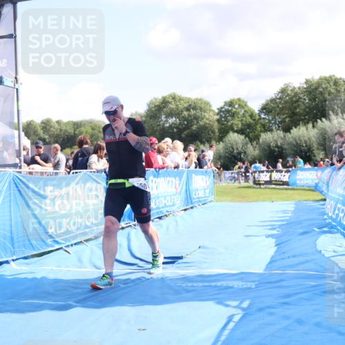 25.08.2024 - Elbe Triathlon Hamburg H.Heesch http://msf.ph/oto/6873845 25.08.2024 12:00:36 Ziel 1450 meine-sportfotos.de