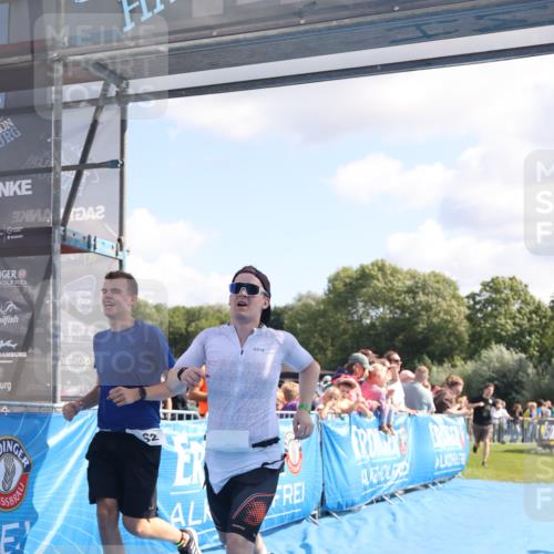 25.08.2024 - Elbe Triathlon Hamburg H.Heesch http://msf.ph/oto/6873846 25.08.2024 11:38:26 Ziel 224, 562, 650 meine-sportfotos.de